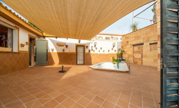 Herverkoop - Villa -
Torrevieja - Los altos
