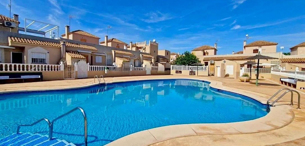 Herverkoop - Terraced house -
Torrevieja - Los Balcones - Los Altos del Edén