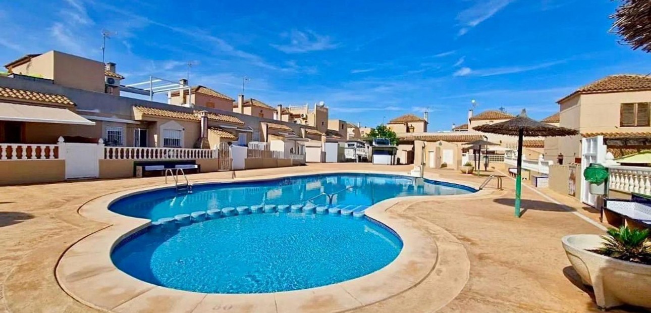 Herverkoop - Terraced house -
Torrevieja - Los Balcones - Los Altos del Edén