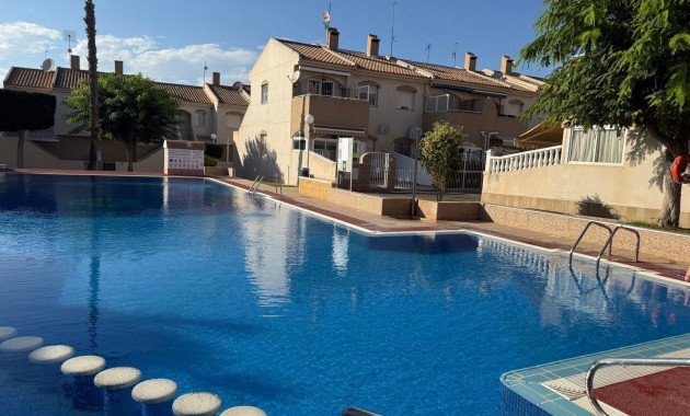 Herverkoop - Bungalow -
Torrevieja - Parque las naciones