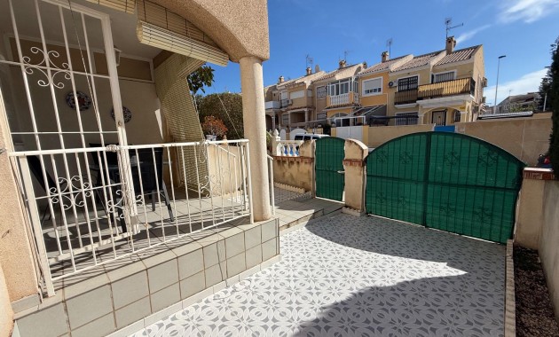 Herverkoop - Bungalow -
Torrevieja - Parque las naciones