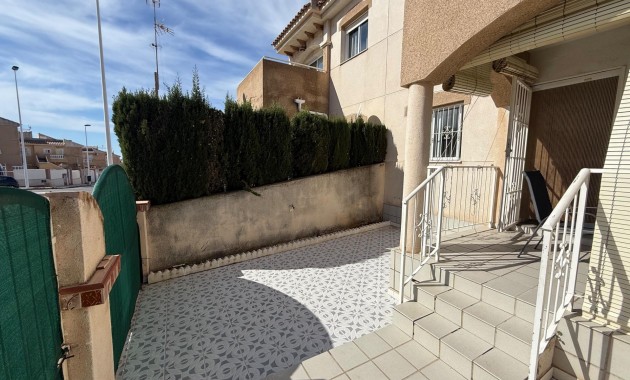 Herverkoop - Bungalow -
Torrevieja - Parque las naciones