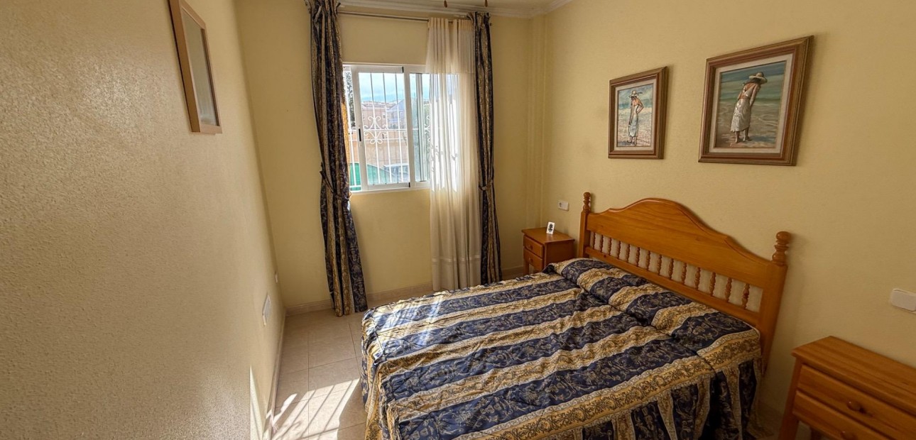 Herverkoop - Bungalow -
Torrevieja - Parque las naciones