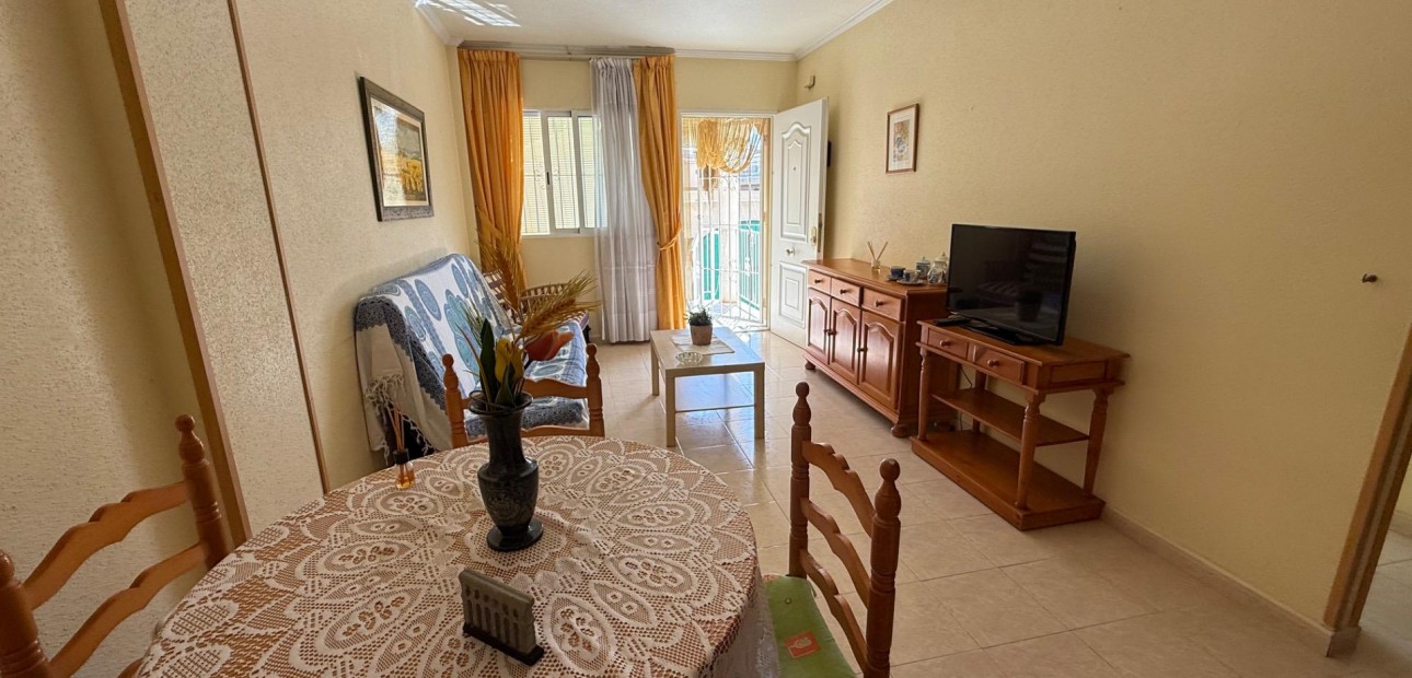 Herverkoop - Bungalow -
Torrevieja - Parque las naciones