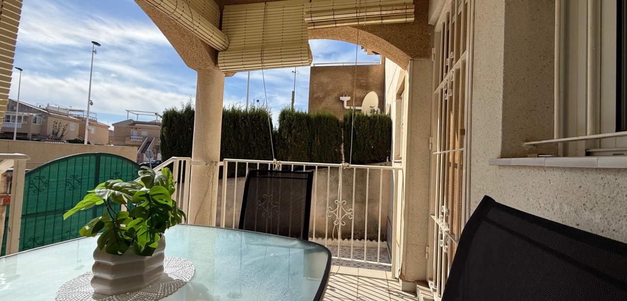 Herverkoop - Bungalow -
Torrevieja - Parque las naciones