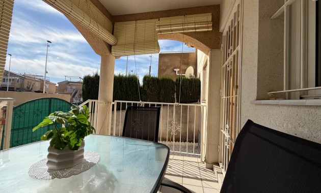 Herverkoop - Bungalow -
Torrevieja - Parque las naciones