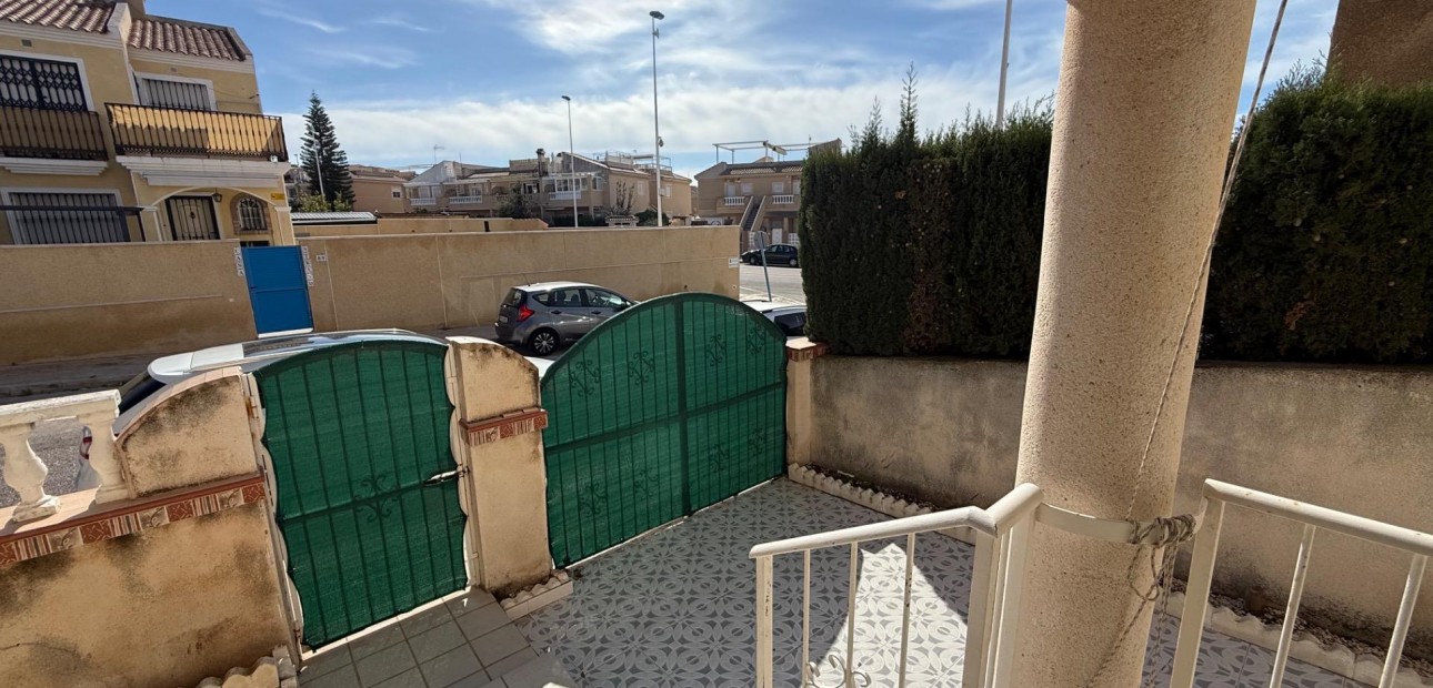 Herverkoop - Bungalow -
Torrevieja - Parque las naciones