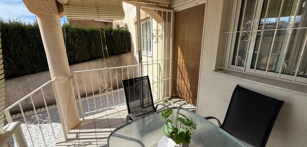 Herverkoop - Bungalow -
Torrevieja - Parque las naciones