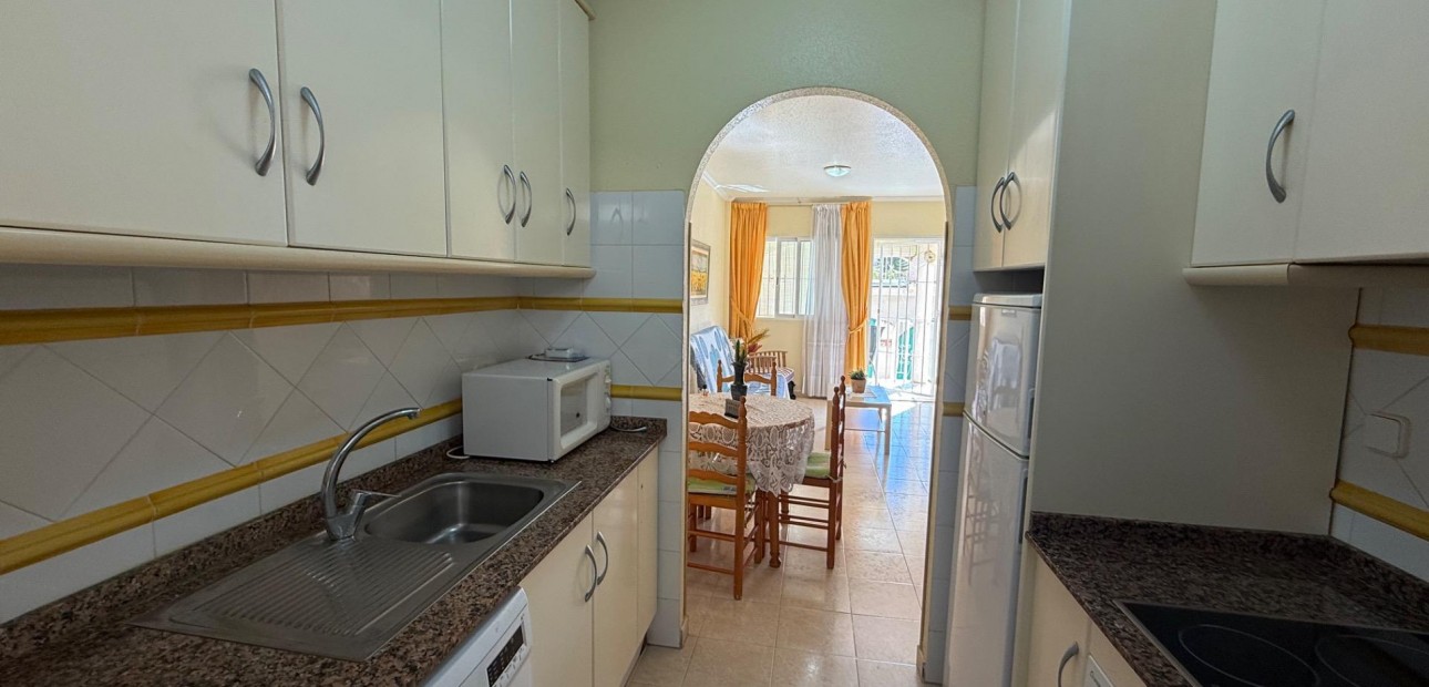 Herverkoop - Bungalow -
Torrevieja - Parque las naciones