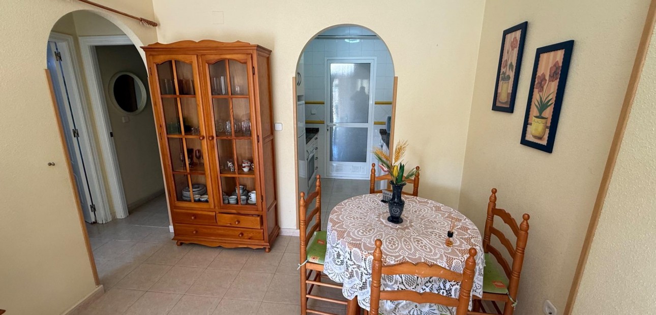 Herverkoop - Bungalow -
Torrevieja - Parque las naciones