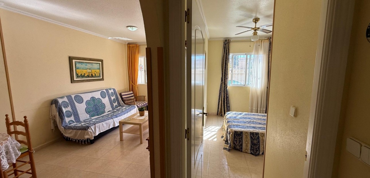 Herverkoop - Bungalow -
Torrevieja - Parque las naciones