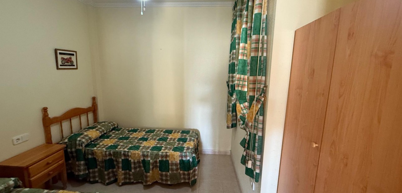 Herverkoop - Bungalow -
Torrevieja - Parque las naciones