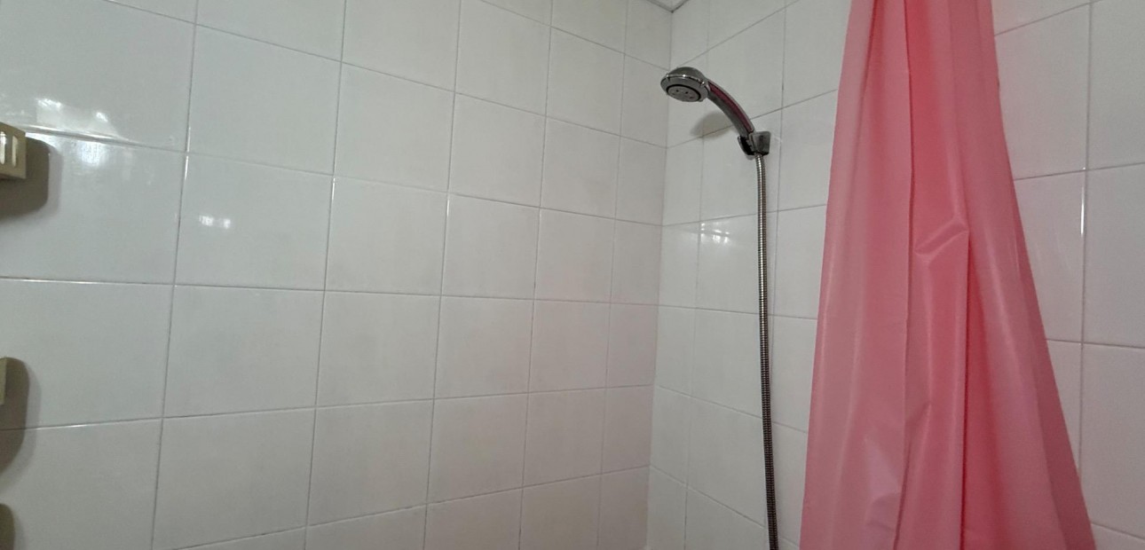 Herverkoop - Bungalow -
Torrevieja - Parque las naciones