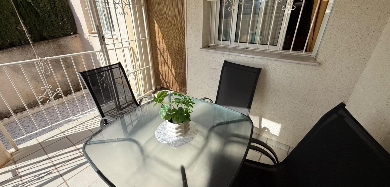 Herverkoop - Bungalow -
Torrevieja - Parque las naciones