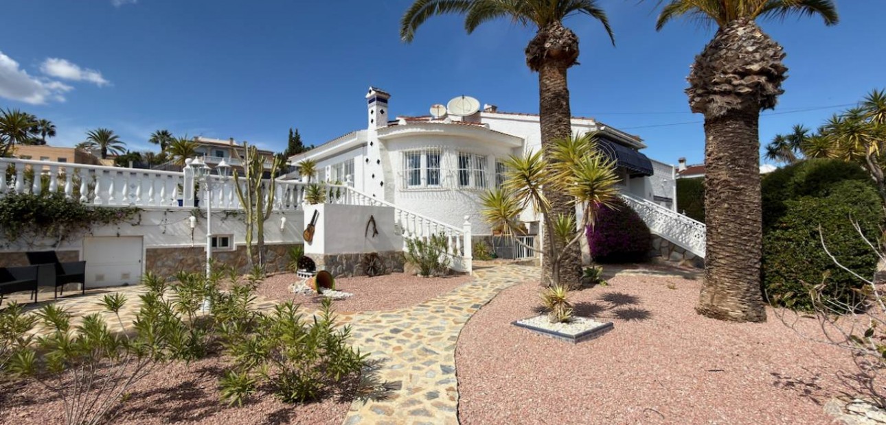 Herverkoop - Villa -
Ciudad Quesada