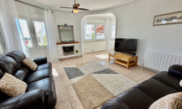 Herverkoop - Villa -
Ciudad Quesada