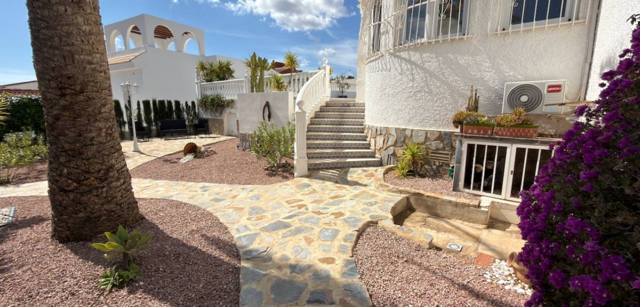 Herverkoop - Villa -
Ciudad Quesada