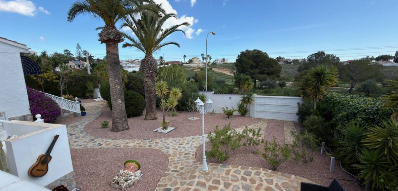 Herverkoop - Villa -
Ciudad Quesada