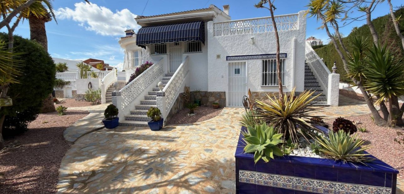 Herverkoop - Villa -
Ciudad Quesada