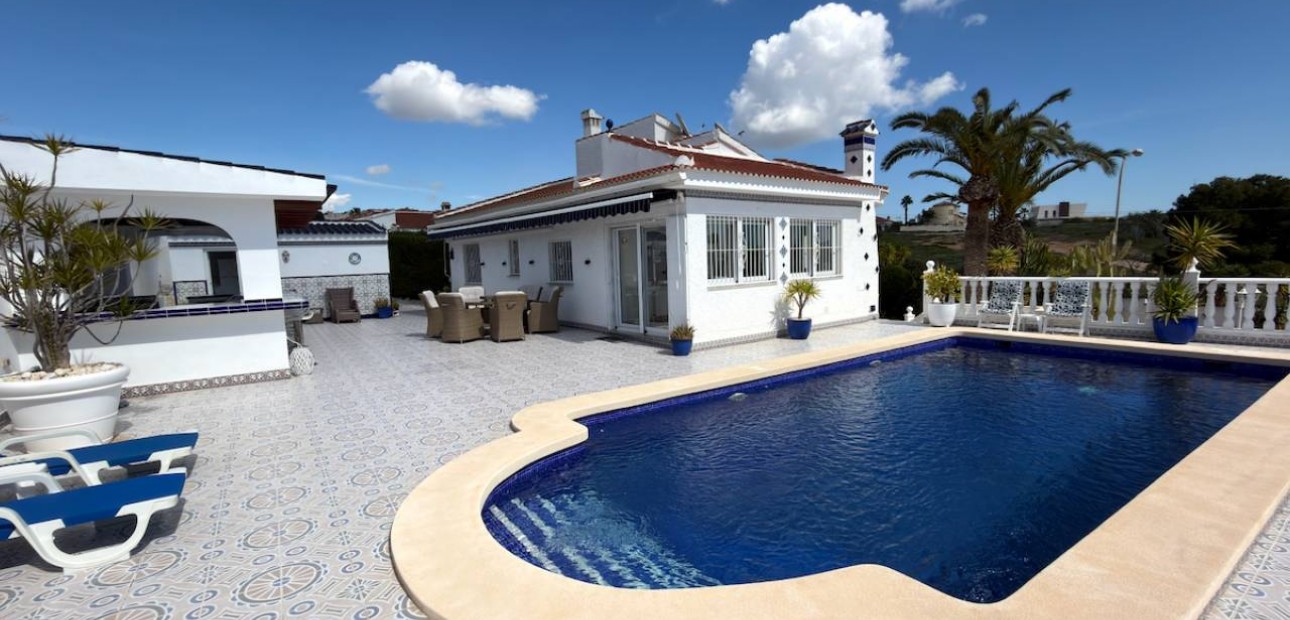 Herverkoop - Villa -
Ciudad Quesada