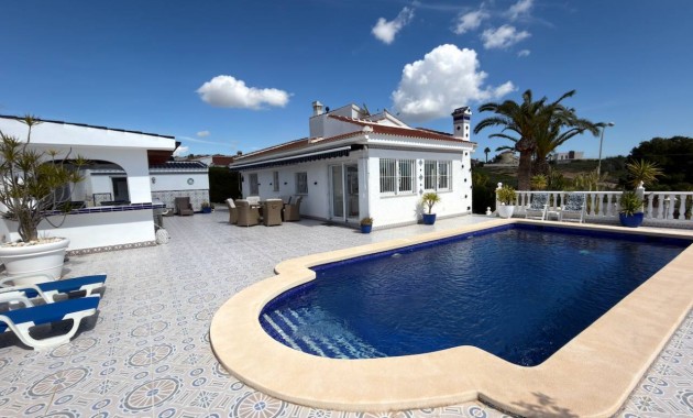 Herverkoop - Villa -
Ciudad Quesada