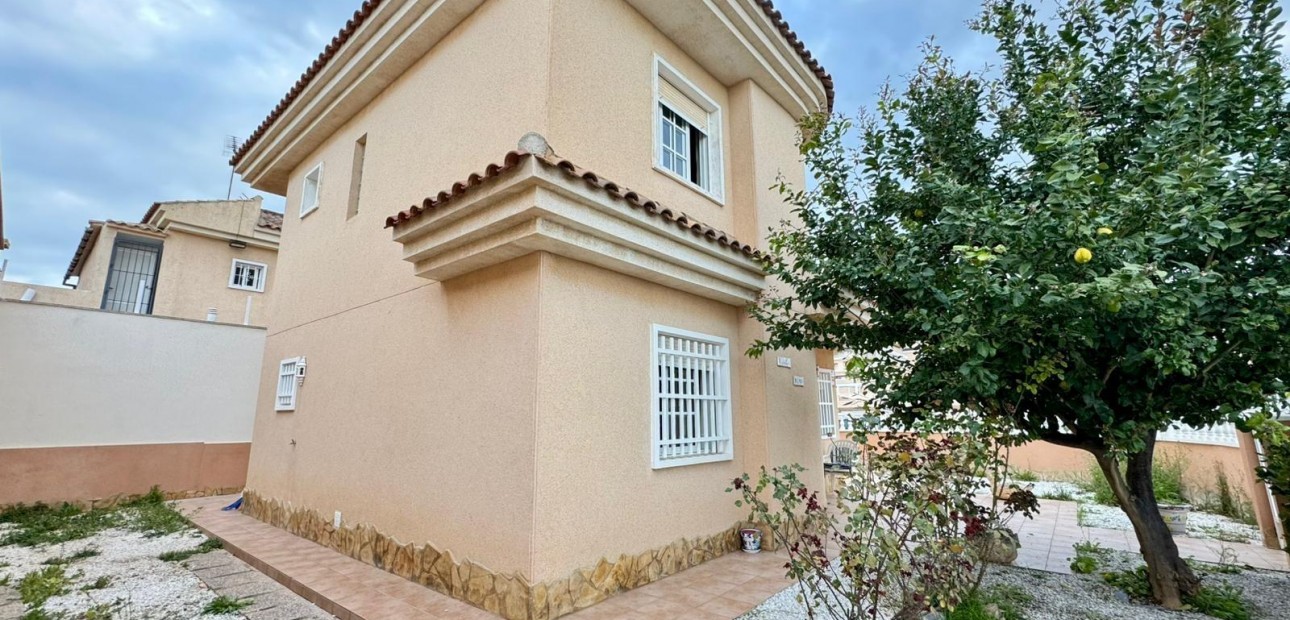 Venta - Villa -
Torrevieja - Los Balcones - Los Altos del Edén