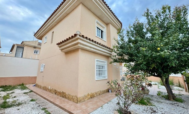 Venta - Villa -
Torrevieja - Los Balcones - Los Altos del Edén