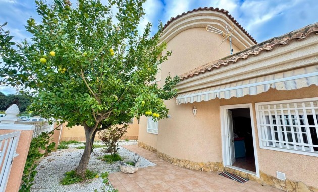 Venta - Villa -
Torrevieja - Los Balcones - Los Altos del Edén