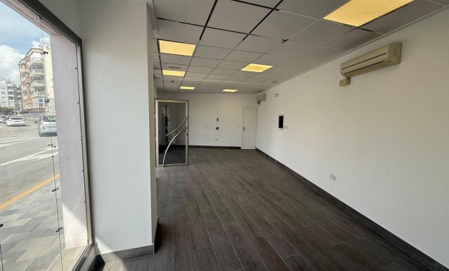 Long time Rental - Commercial Unit -
Torrevieja - Paseo maritimo