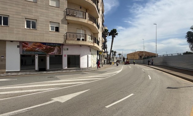 Long time Rental - Commercial Unit -
Torrevieja - Paseo maritimo