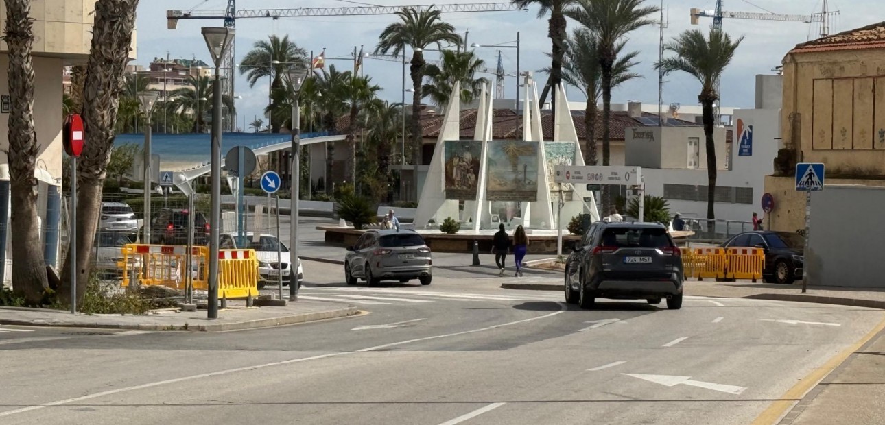 Long time Rental - Commercial Unit -
Torrevieja - Paseo maritimo