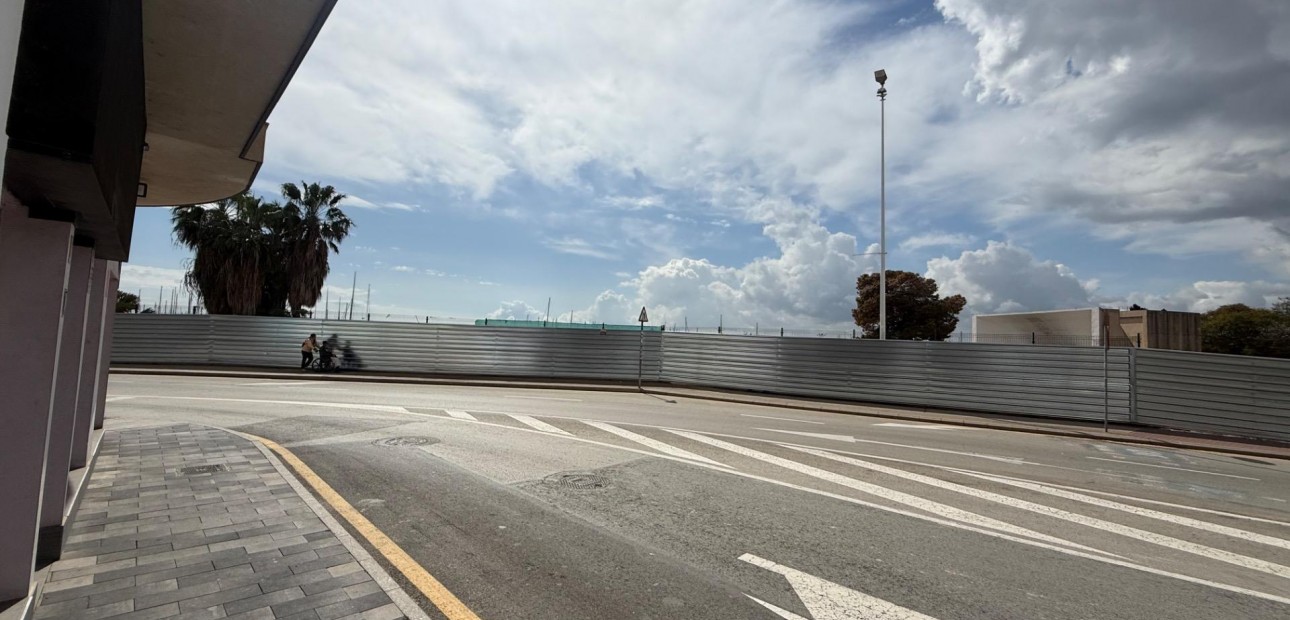 Long time Rental - Commercial Unit -
Torrevieja - Paseo maritimo