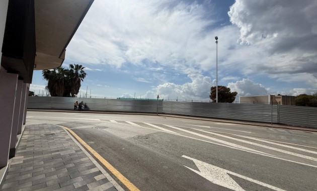 Long time Rental - Commercial Unit -
Torrevieja - Paseo maritimo