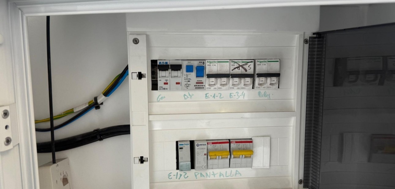 Long time Rental - Commercial Unit -
Torrevieja - Paseo maritimo