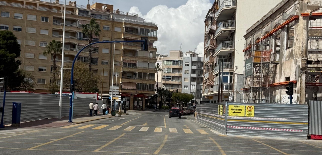 Long time Rental - Commercial Unit -
Torrevieja - Paseo maritimo