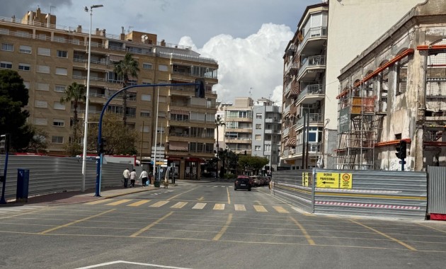 Long time Rental - Commercial Unit -
Torrevieja - Paseo maritimo