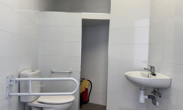 Long time Rental - Commercial Unit -
Torrevieja - Paseo maritimo