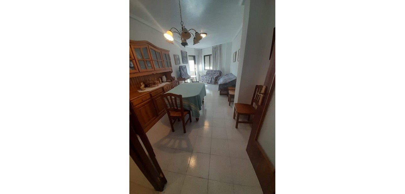 Venta - Apartamento / piso -
Torrevieja - Estacion de autobuses