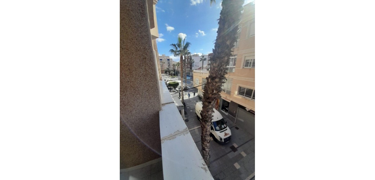 Venta - Apartamento / piso -
Torrevieja - Estacion de autobuses