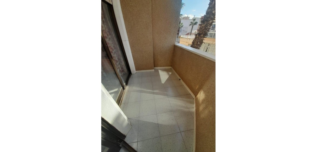 Venta - Apartamento / piso -
Torrevieja - Estacion de autobuses