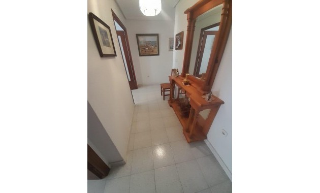 Venta - Apartamento / piso -
Torrevieja - Estacion de autobuses