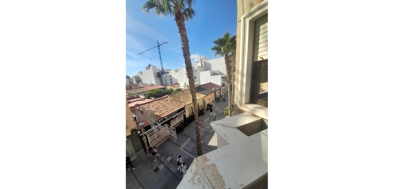 Venta - Apartamento / piso -
Torrevieja - Estacion de autobuses