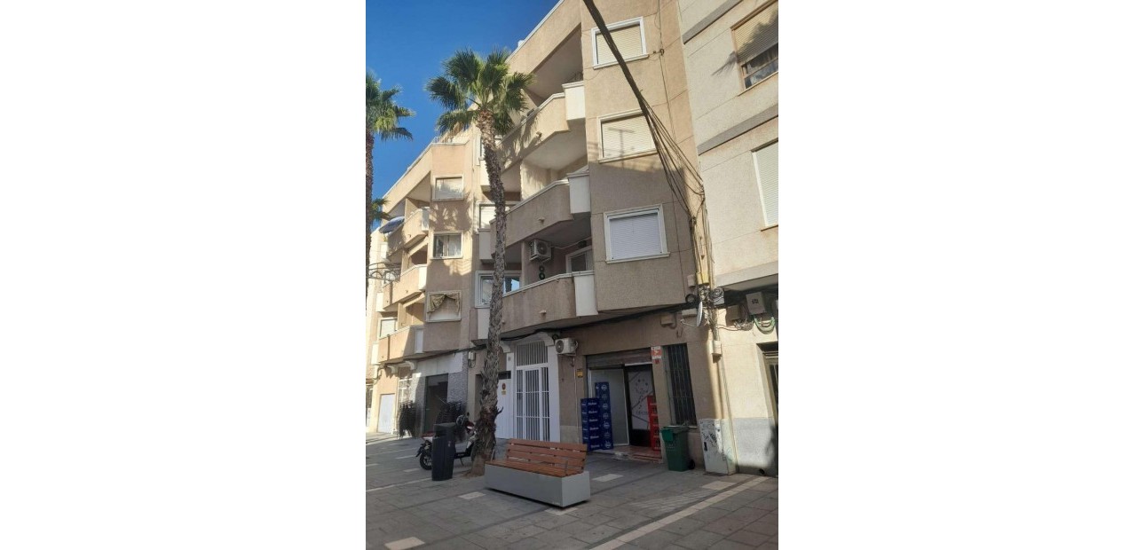 Venta - Apartamento / piso -
Torrevieja - Estacion de autobuses