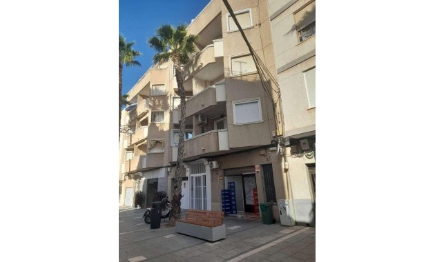 Venta - Apartamento / piso -
Torrevieja - Estacion de autobuses