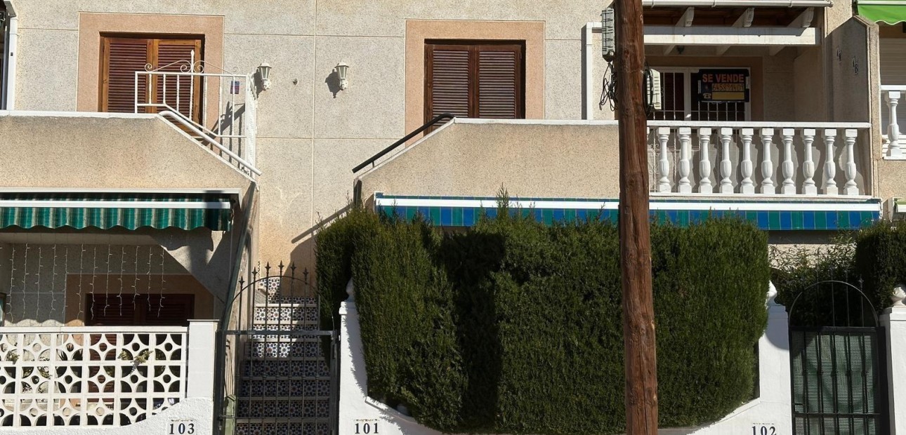 Herverkoop - Bungalow -
Torrevieja - Centro