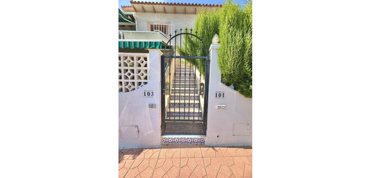 Herverkoop - Bungalow -
Torrevieja - Centro