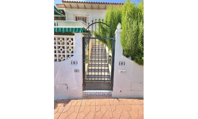 Herverkoop - Bungalow -
Torrevieja - Centro