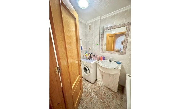 Herverkoop - Bungalow -
Torrevieja - Centro