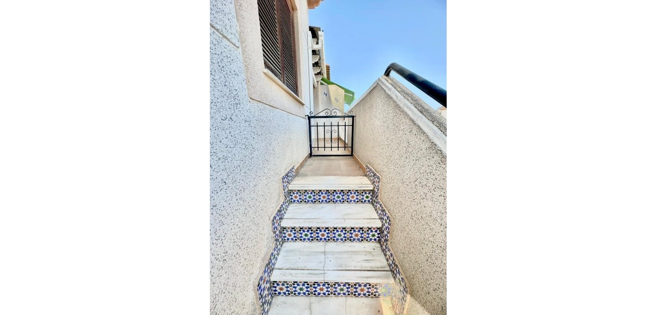 Herverkoop - Bungalow -
Torrevieja - Centro