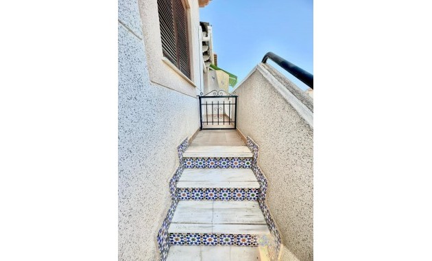 Herverkoop - Bungalow -
Torrevieja - Centro